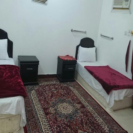 Al Eairy Apartments - Tabuk 6 Экстерьер фото